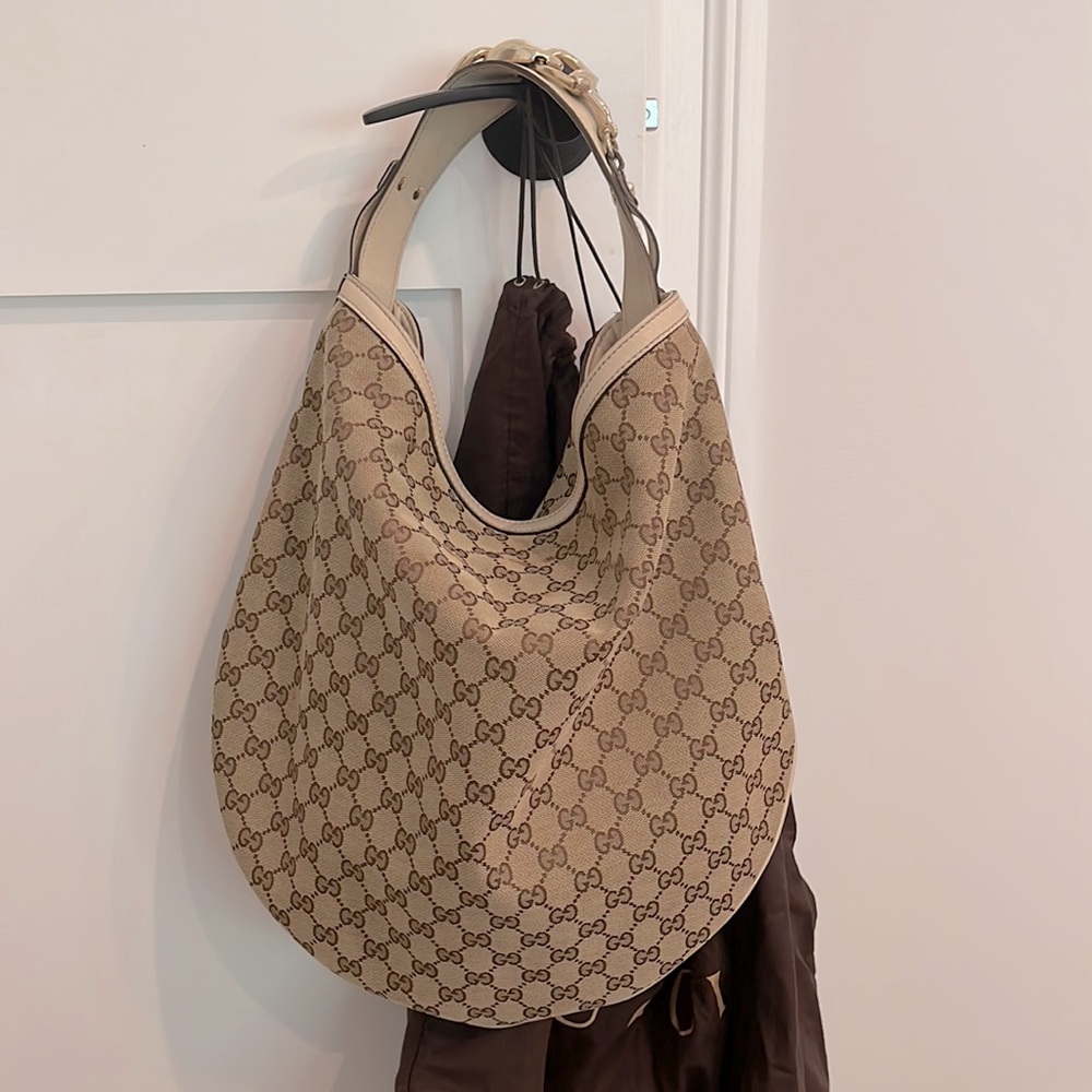 Authentic Guaranteed Vintage GUCCI shoulder bag